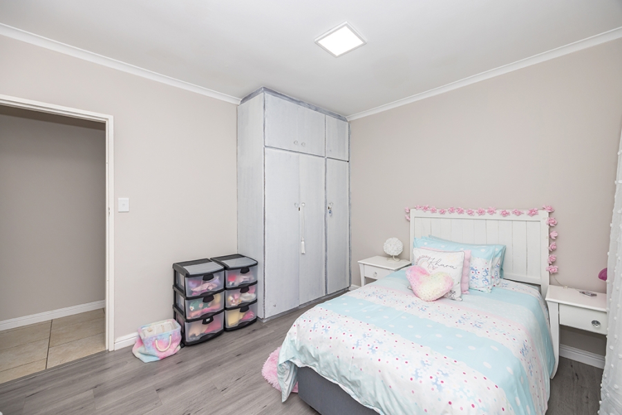 4 Bedroom Property for Sale in Amanda Glen Western Cape